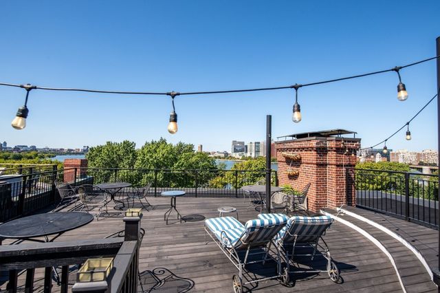 112 Pinckney St 46, Boston, MA 02114