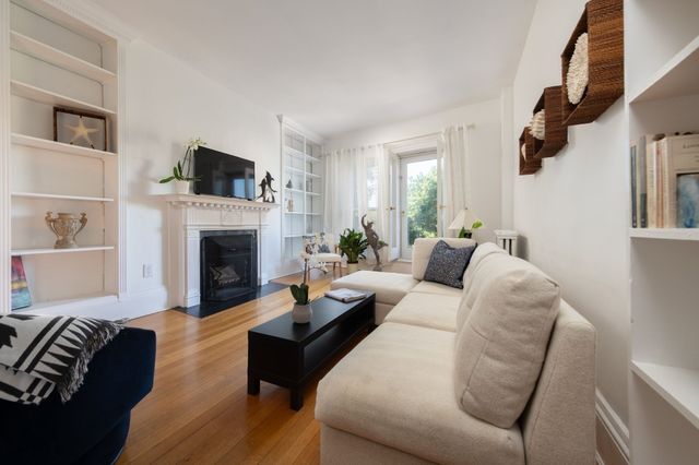 112 Pinckney St 46, Boston, MA 02114