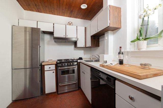 112 Pinckney St 46, Boston, MA 02114