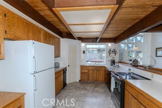 32455 Scandia, Running Springs, CA 92382