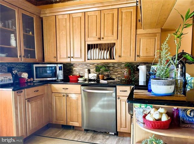 306 E WHITE ST, Summit Hill, PA 18250