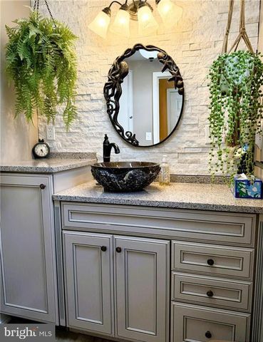 306 E WHITE ST, Summit Hill, PA 18250