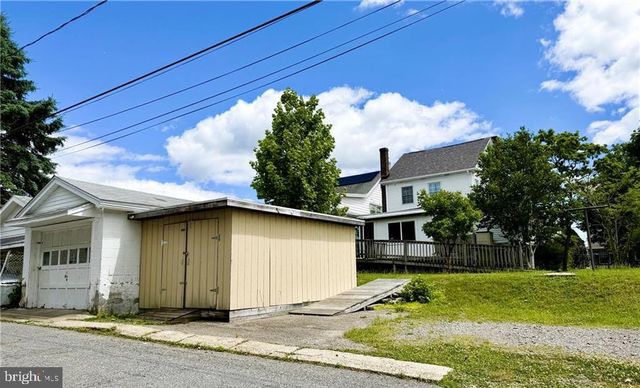 306 E WHITE ST, Summit Hill, PA 18250