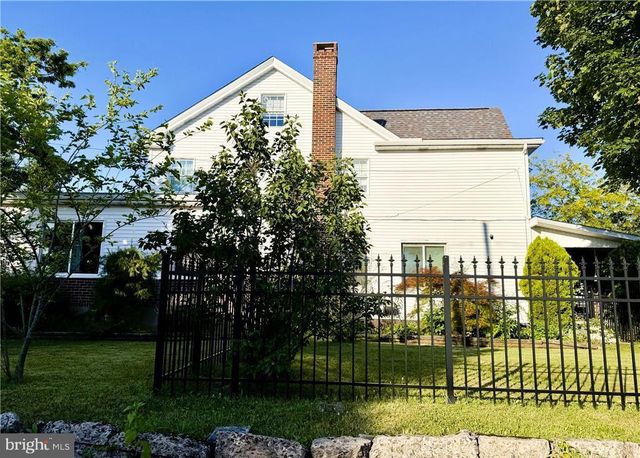 306 E WHITE ST, Summit Hill, PA 18250