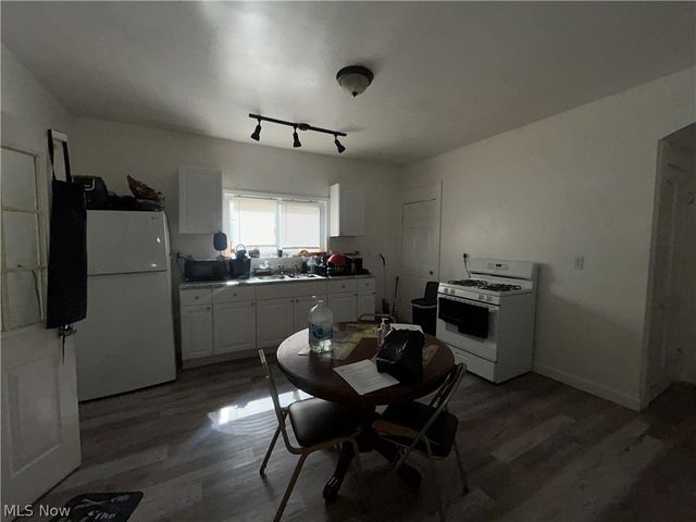 4002 Robert Avenue, Cleveland, OH 44109