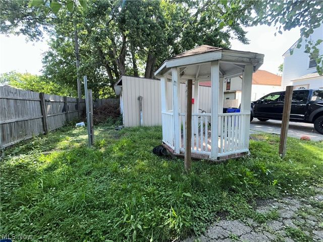 4002 Robert Avenue, Cleveland, OH 44109