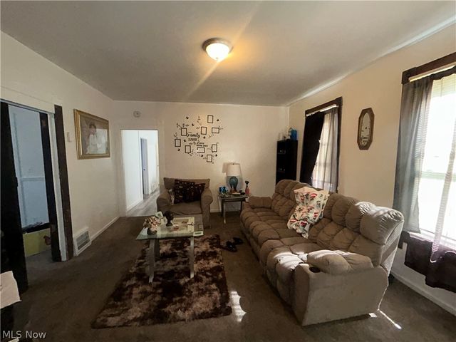 4002 Robert Avenue, Cleveland, OH 44109