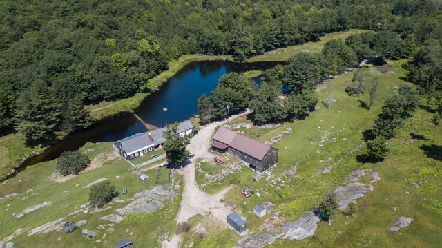 345 Deer Valley Road, Bradford, NH 03221
