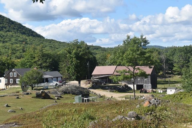 345 Deer Valley Road, Bradford, NH 03221