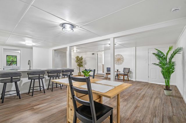 605 Bishop ST, Smithville, TX 78957
