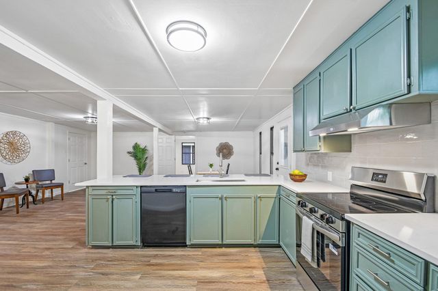 605 Bishop ST, Smithville, TX 78957