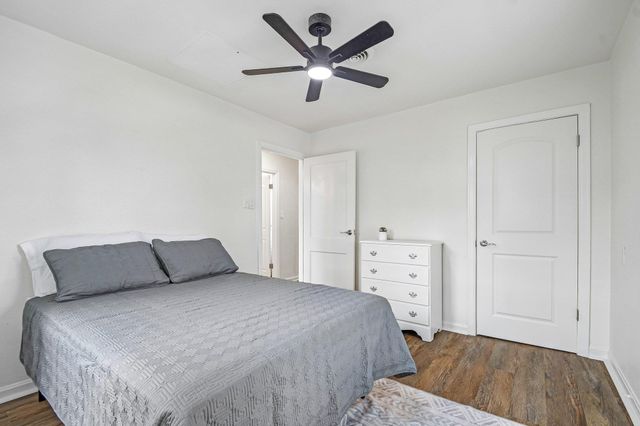 605 Bishop ST, Smithville, TX 78957