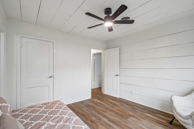 605 Bishop ST, Smithville, TX 78957