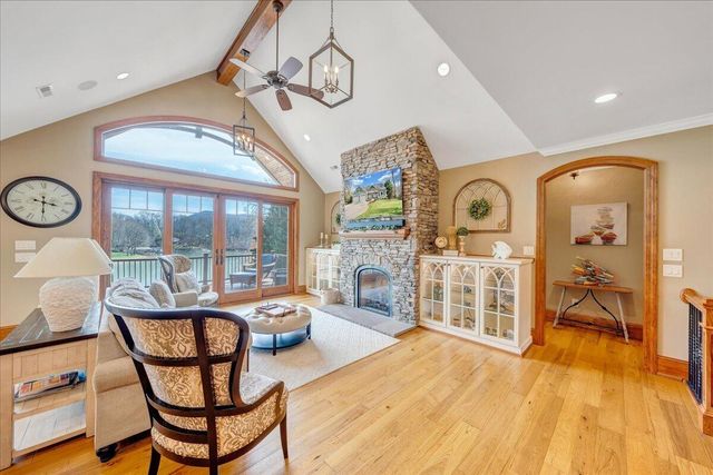 308 Pine DR, Huddleston, VA 24104