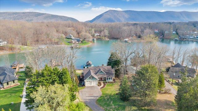 308 Pine DR, Huddleston, VA 24104