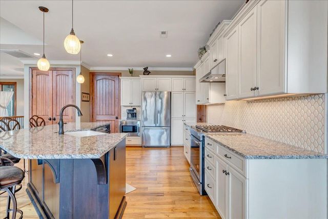 308 Pine DR, Huddleston, VA 24104