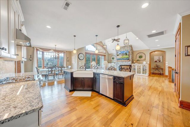308 Pine DR, Huddleston, VA 24104