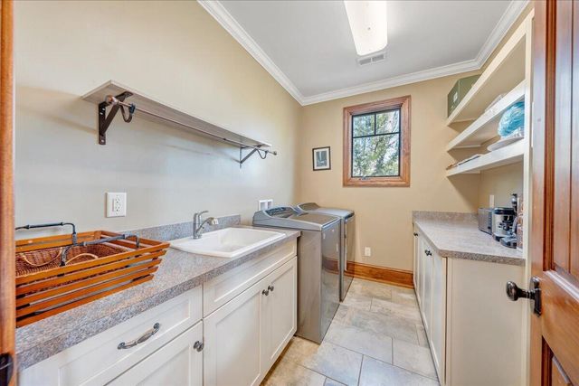 308 Pine DR, Huddleston, VA 24104