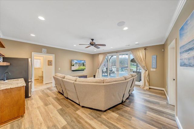 308 Pine DR, Huddleston, VA 24104