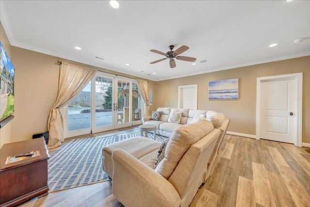 308 Pine DR, Huddleston, VA 24104