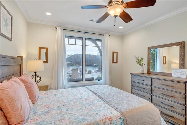 308 Pine DR, Huddleston, VA 24104
