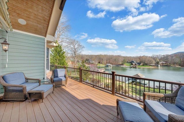 308 Pine DR, Huddleston, VA 24104