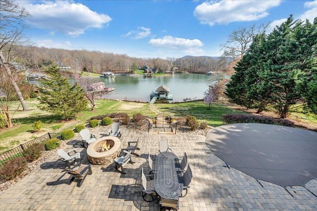 308 Pine DR, Huddleston, VA 24104