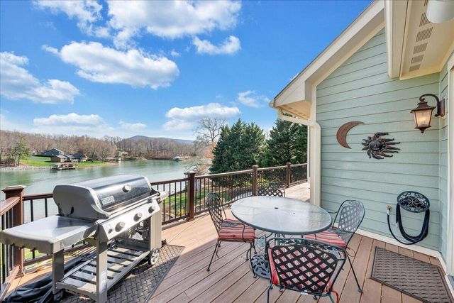 308 Pine DR, Huddleston, VA 24104