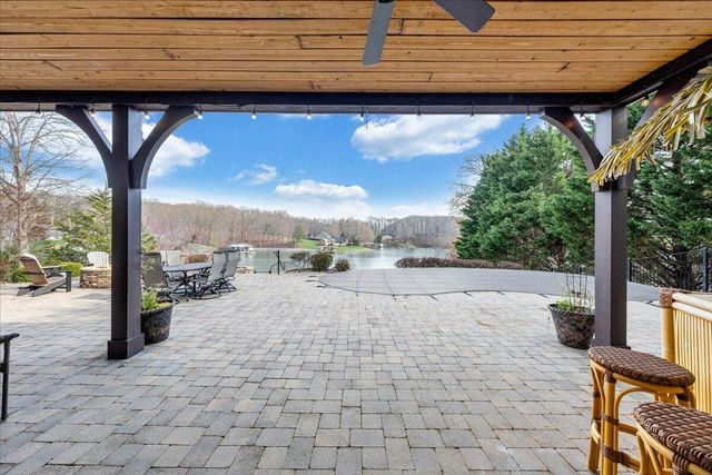 308 Pine DR, Huddleston, VA 24104