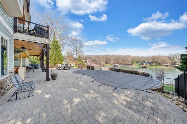 308 Pine DR, Huddleston, VA 24104