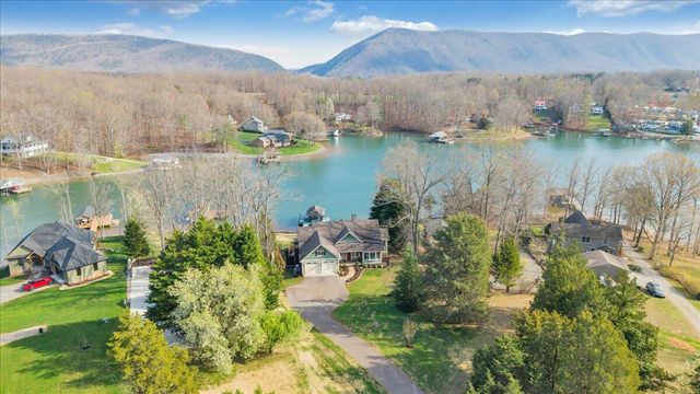 308 Pine DR, Huddleston, VA 24104