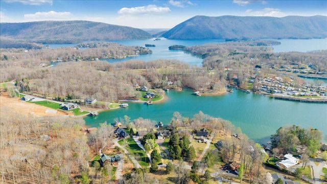 308 Pine DR, Huddleston, VA 24104