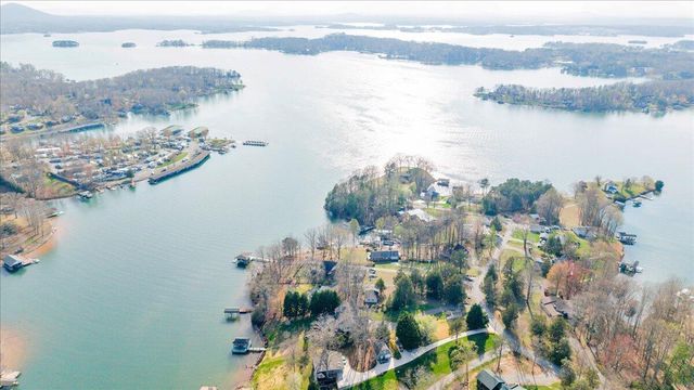 308 Pine DR, Huddleston, VA 24104