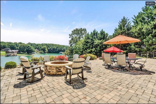 308 Pine DR, Huddleston, VA 24104