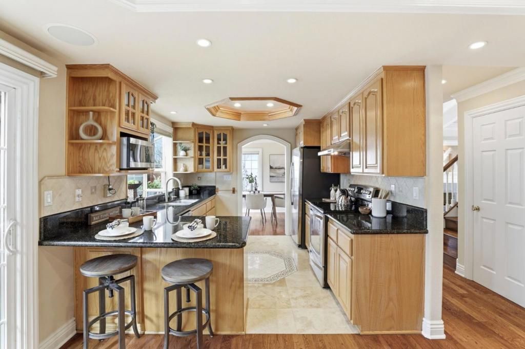 Image 12 of property listing at 5961 S Surf Court, San Jose, CA 95138