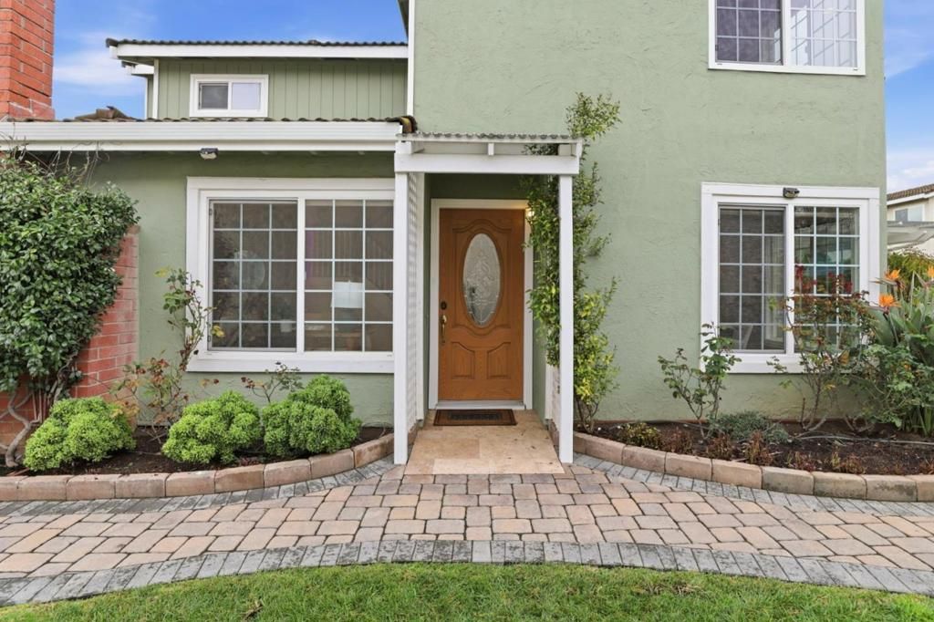 Image 3 of property listing at 5961 S Surf Court, San Jose, CA 95138