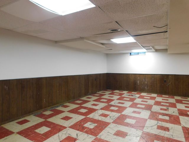 6936 Moccasin Street, Westland, MI 48185