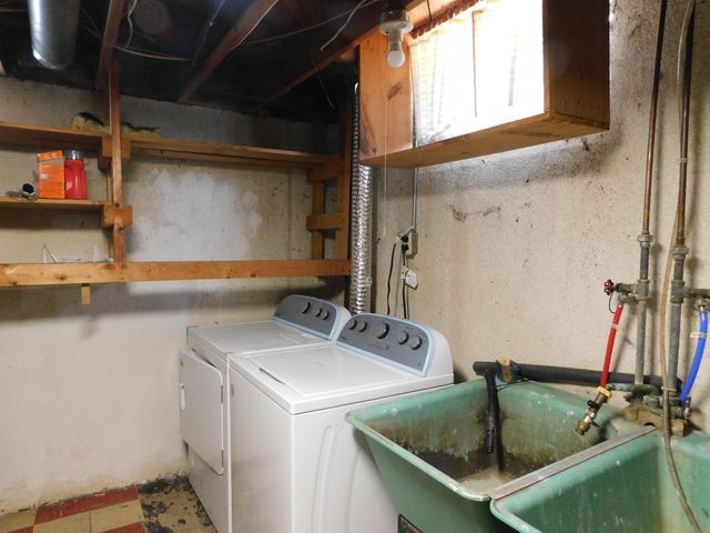 6936 Moccasin Street, Westland, MI 48185