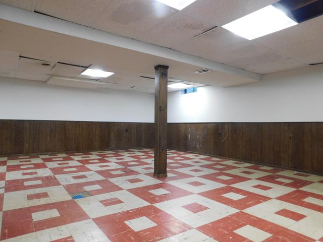 6936 Moccasin Street, Westland, MI 48185
