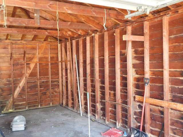 6936 Moccasin Street, Westland, MI 48185