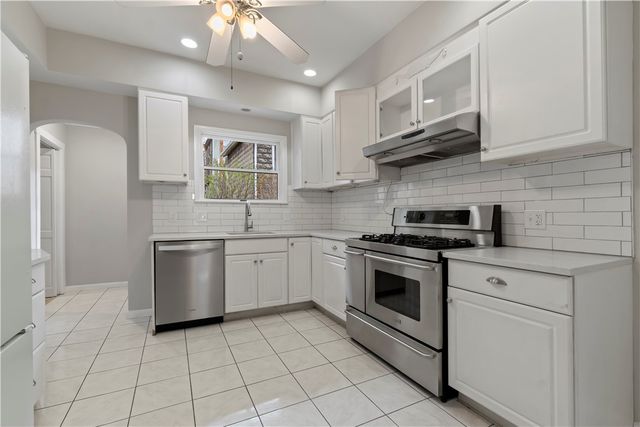 1270 Clairhaven Street, Crafton Heights, PA 15205