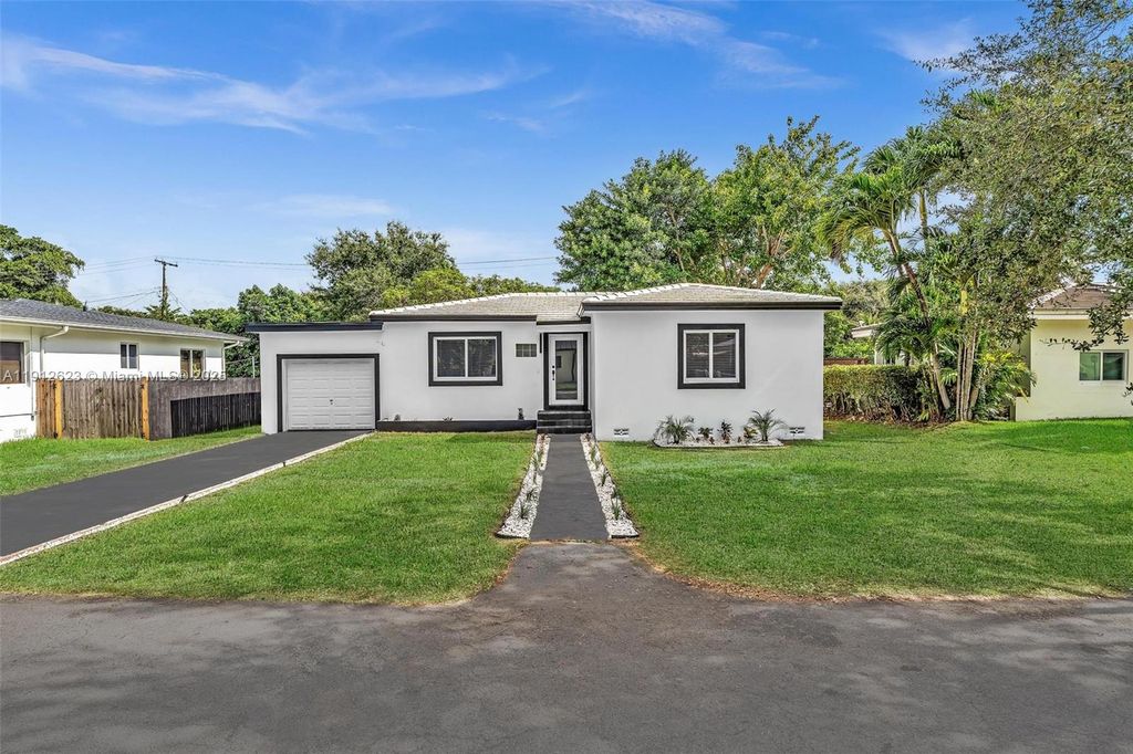141 NW 89th St, El Portal, FL 33150