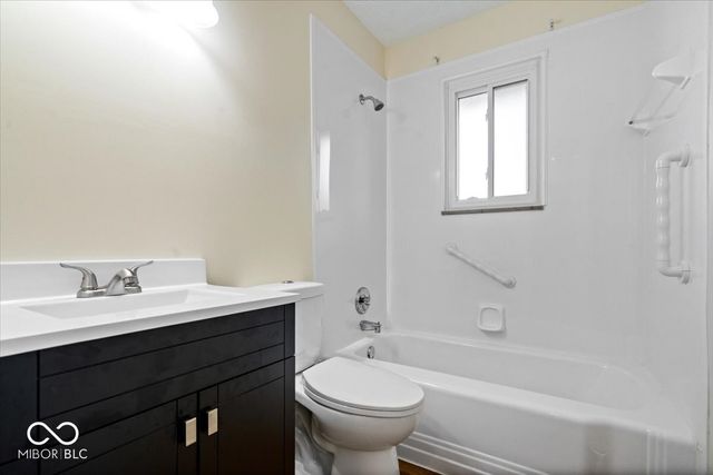 325 N Center Street, Plainfield, IN 46168