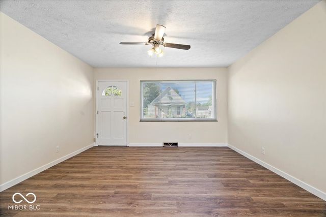 325 N Center Street, Plainfield, IN 46168