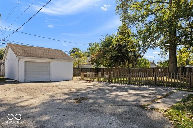 325 N Center Street, Plainfield, IN 46168