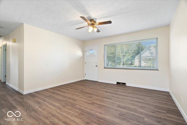 325 N Center Street, Plainfield, IN 46168