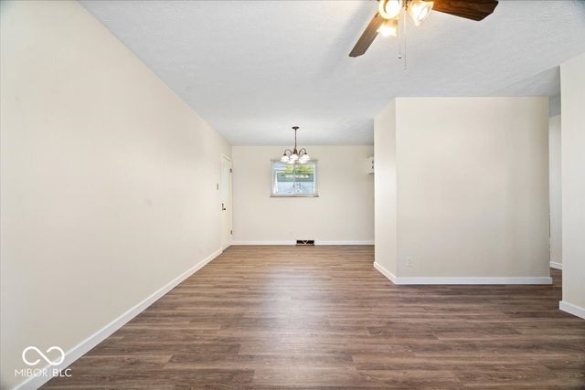 325 N Center Street, Plainfield, IN 46168