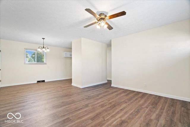 325 N Center Street, Plainfield, IN 46168