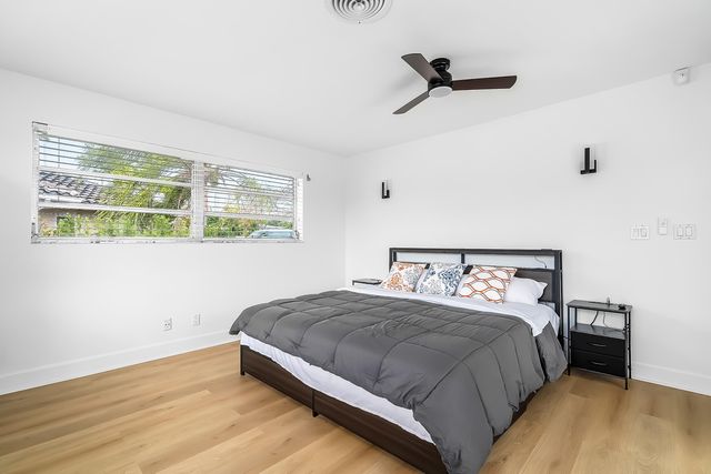 1250 SE 10TH Street, Deerfield Beach, FL 33441
