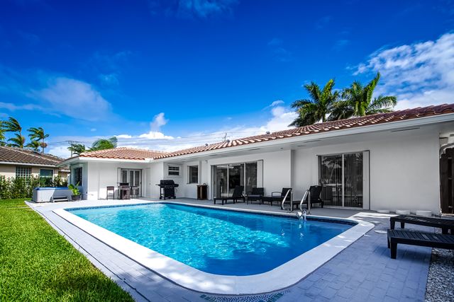 1250 SE 10TH Street, Deerfield Beach, FL 33441